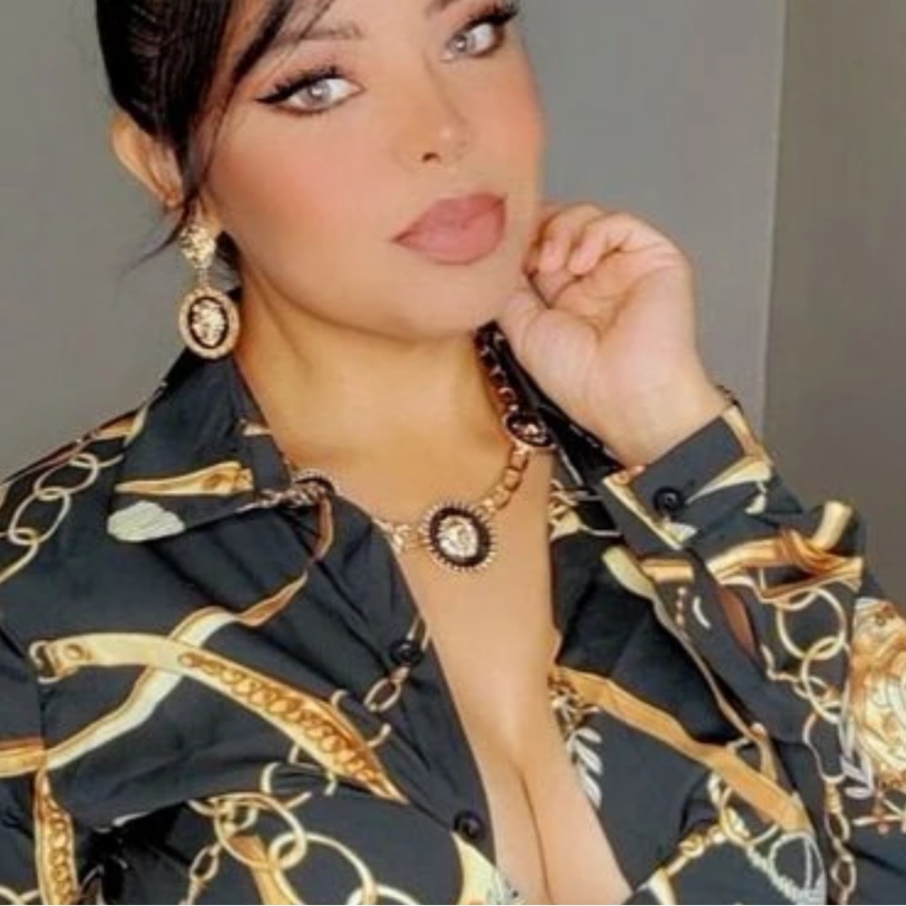 Vintage 90s Style Gold Lion White Zircon Black Lacquer Statement Earrings - Picture 10 of 12